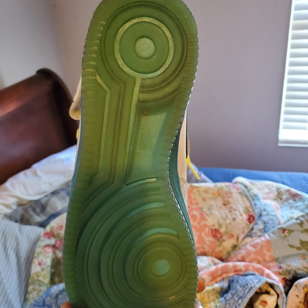 shoes - Picture 3 of 6